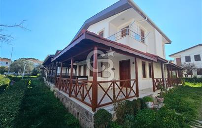 Cunda Adası'nda Özel Plajlı Site İçinde Satılık 2+1 Villa