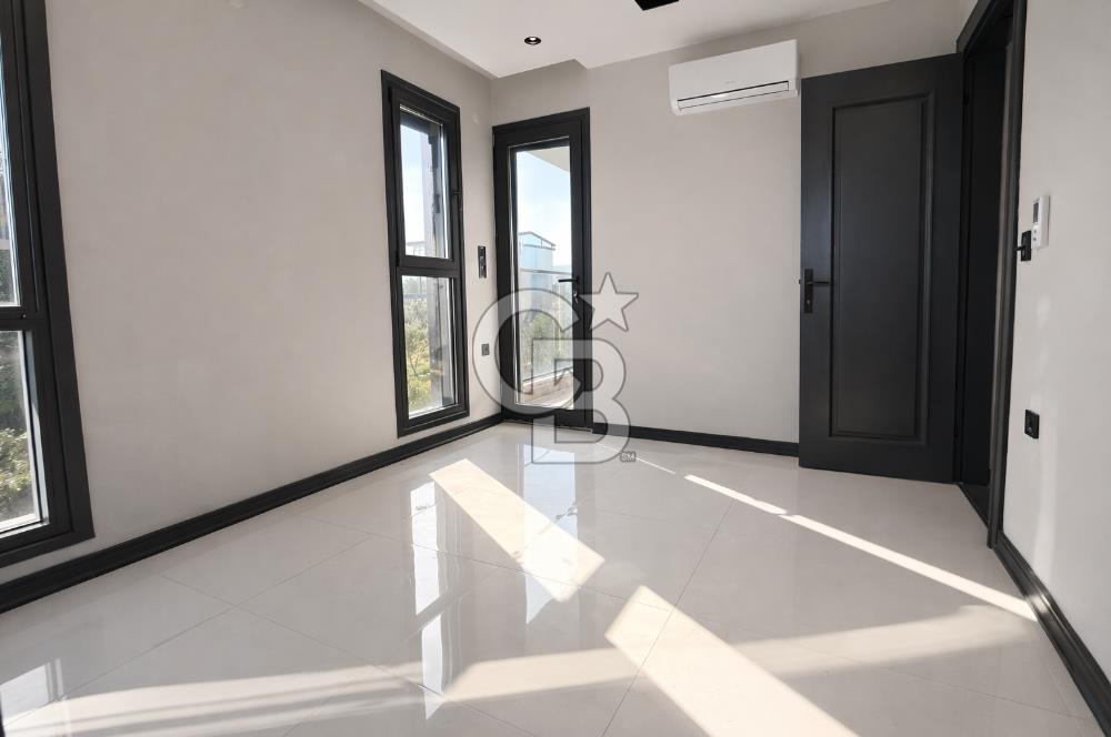 URLA ATATÜRK MAH. SATILIK 3+1 MÜSTAKİL HAVUZLU DUBLEKS LÜKS VİLLA