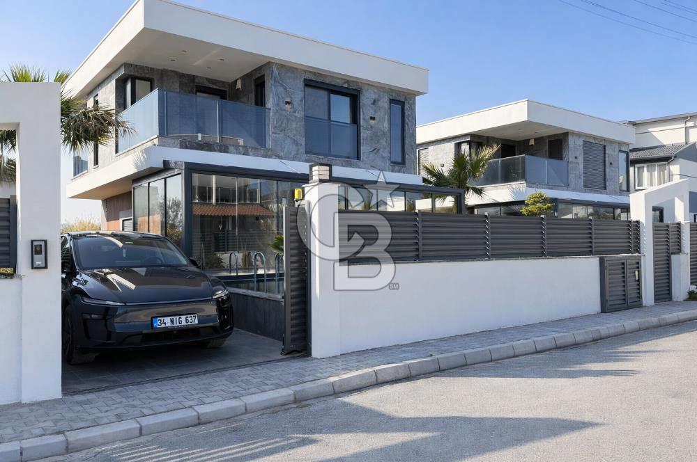 URLA ATATÜRK MAH. SATILIK 3+1 MÜSTAKİL HAVUZLU DUBLEKS LÜKS VİLLA