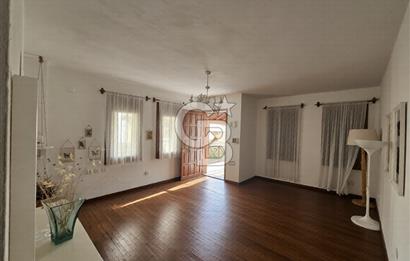 Cunda Adası'nda Özel Plajlı Site İçinde Satılık 2+1 Villa