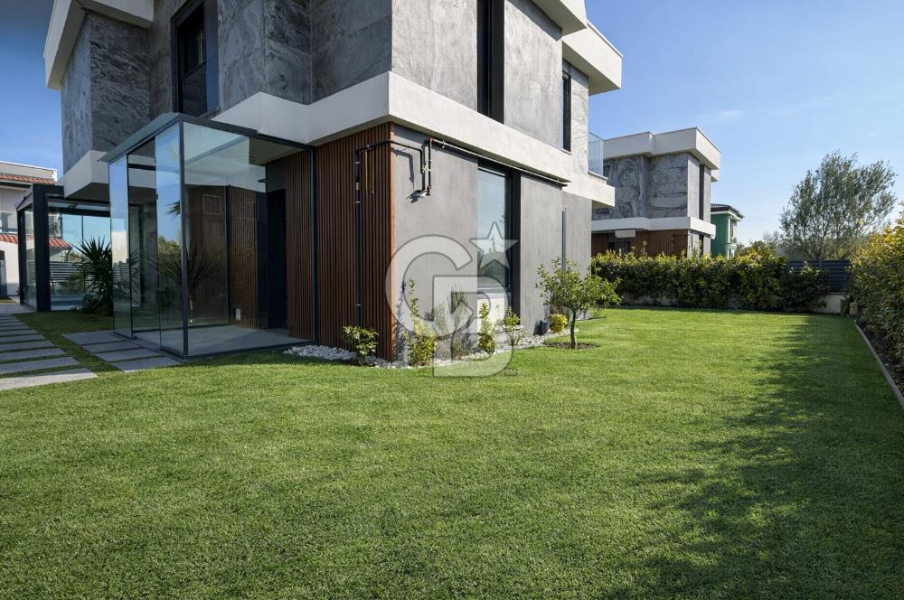 URLA ATATÜRK MAH. SATILIK 3+1 MÜSTAKİL HAVUZLU DUBLEKS LÜKS VİLLA