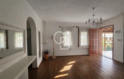 Cunda Adası'nda Özel Plajlı Site İçinde Satılık 2+1 Villa