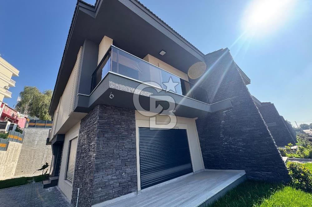 Prestij modern konfor Çiğli merkez de müstakil havuzlu villa