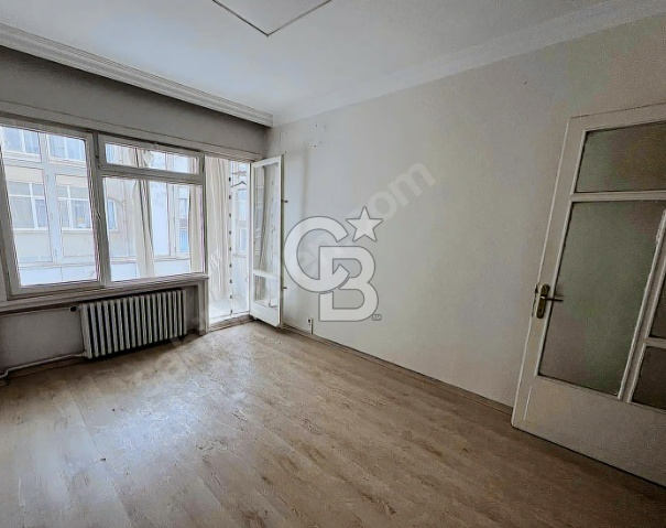 Şişli Kazım Orbay Cadde Üzeri Satılık Asansörlü Boş 3+1 Daire
