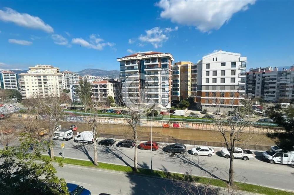 KARŞIYAKA BOSTANLI DERE BOYUNDA SATILIK 3+1 YENİLENMİŞ DAİRE