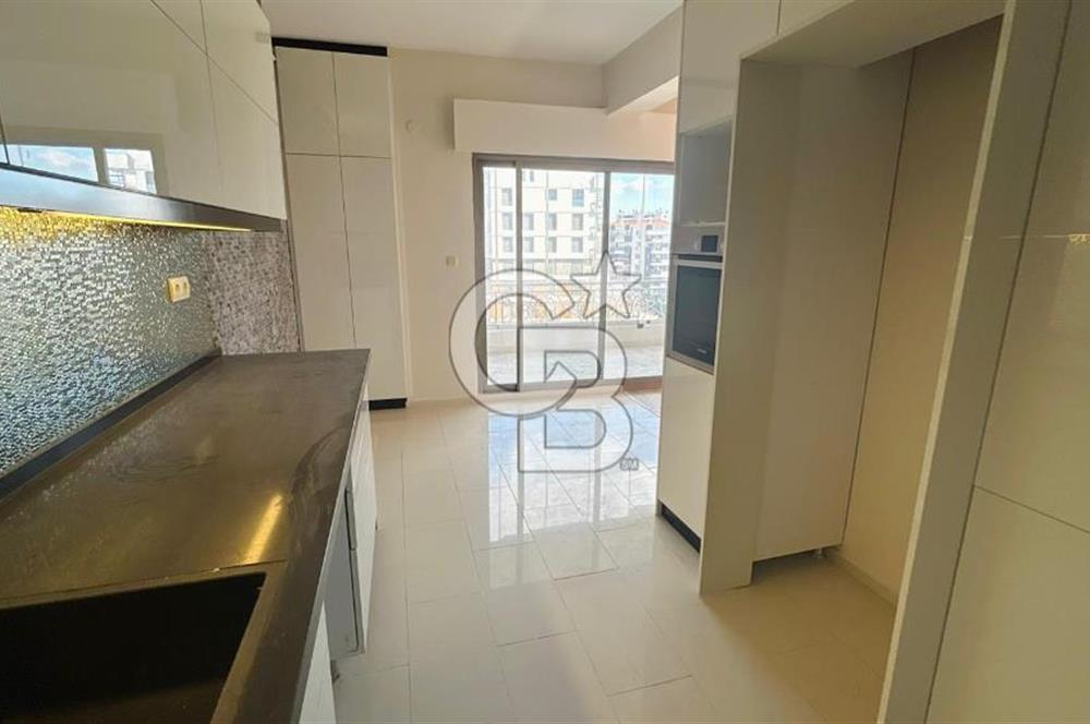 KARŞIYAKA BOSTANLI DERE BOYUNDA SATILIK 3+1 YENİLENMİŞ DAİRE