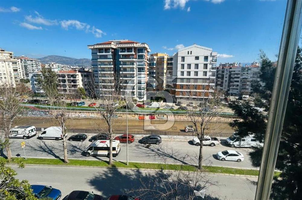 KARŞIYAKA BOSTANLI DERE BOYUNDA SATILIK 3+1 YENİLENMİŞ DAİRE