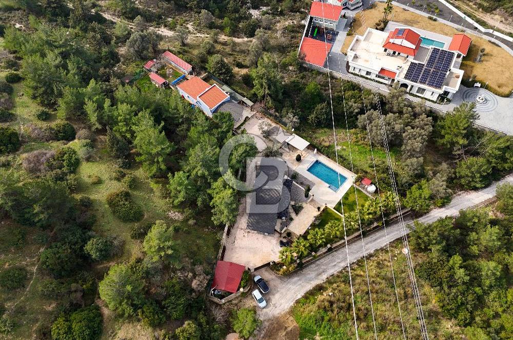 Kekliktepede 1989m² Arsa İçinde 2 Müstakil Villa Satılık