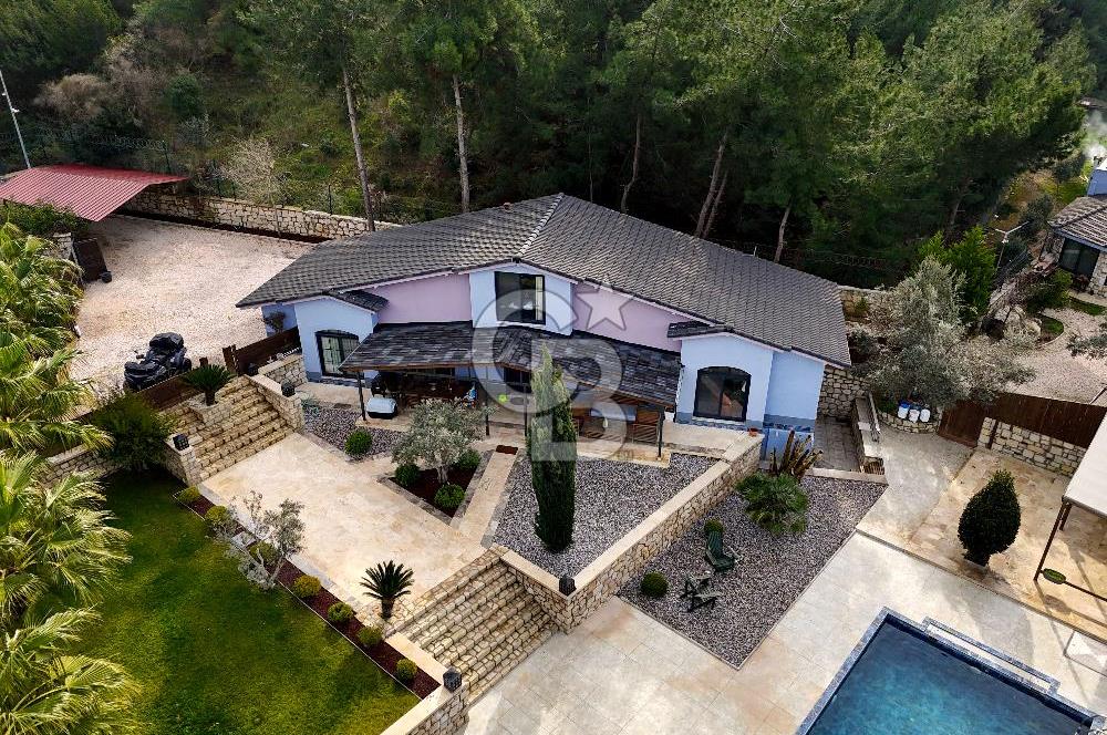 Kekliktepede 1989m² Arsa İçinde 2 Müstakil Villa Satılık