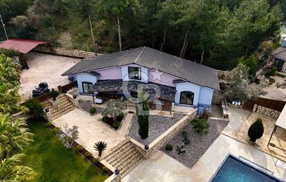 Kekliktepede 1989m² Arsa İçinde 2 Müstakil Villa Satılık