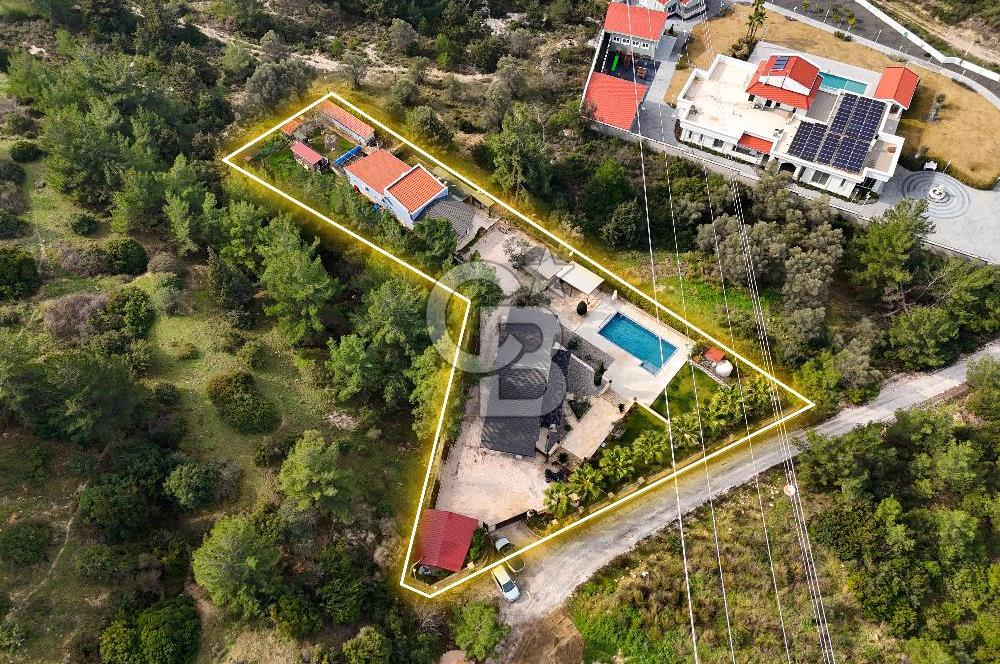 Kekliktepede 1989m² Arsa İçinde 2 Müstakil Villa Satılık