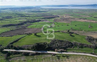 ÇANAKKALE KEMEL KÖYÜNDE BOĞAZ MANZARALI SATILIK 12 DÖNÜM TARLA