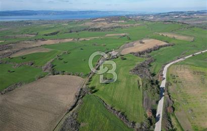 ÇANAKKALE KEMEL KÖYÜNDE BOĞAZ MANZARALI SATILIK 12 DÖNÜM TARLA