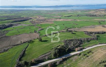 ÇANAKKALE KEMEL KÖYÜNDE BOĞAZ MANZARALI SATILIK 12 DÖNÜM TARLA