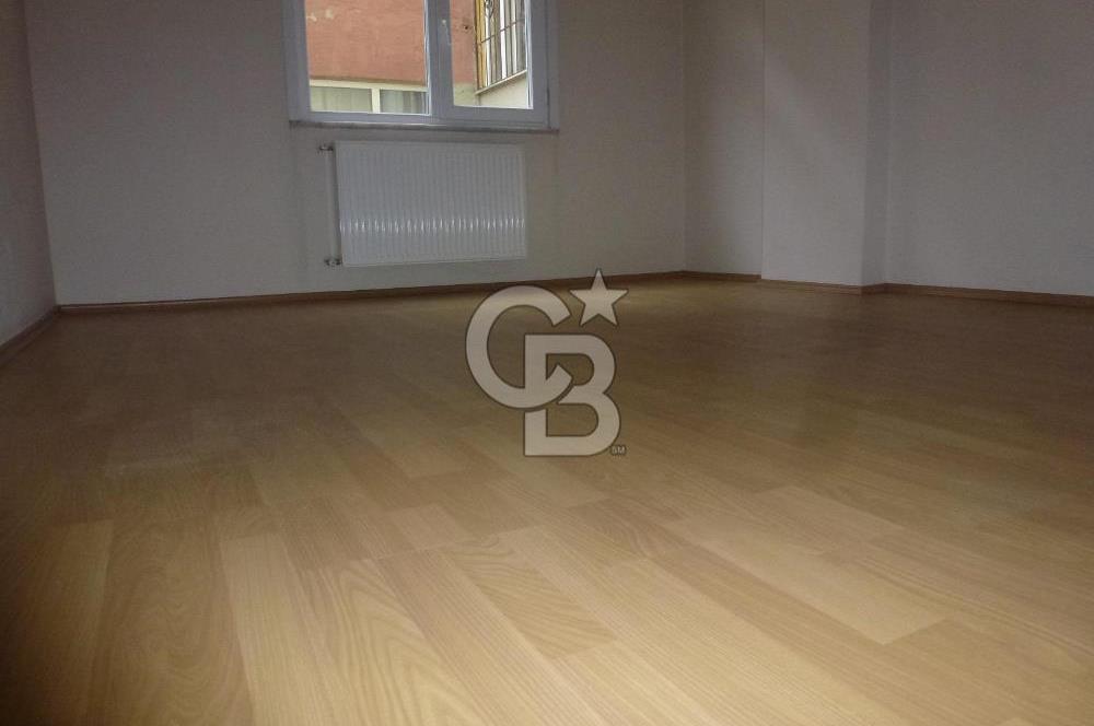 Küçükyalı Çınar Mahallesinde Oturuma ve Yatırıma Uygun 2+1