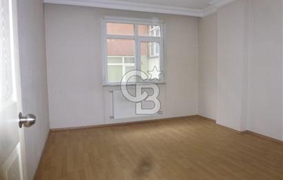 Küçükyalı Çınar Mahallesinde Oturuma ve Yatırıma Uygun 2+1