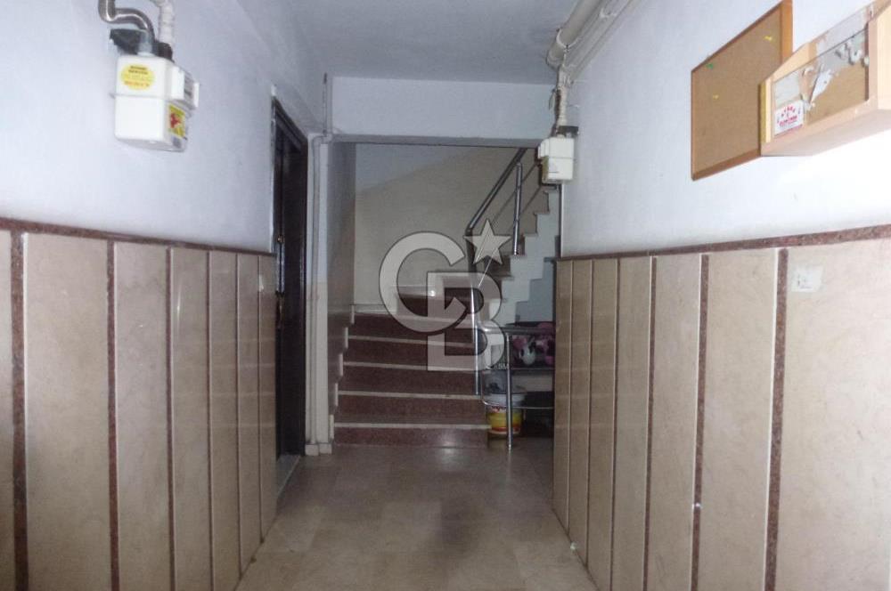 Küçükyalı Çınar Mahallesinde Oturuma ve Yatırıma Uygun 2+1