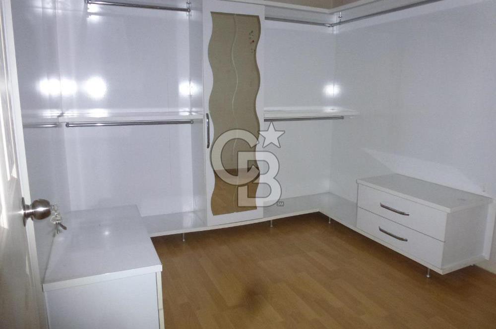 Küçükyalı Çınar Mahallesinde Oturuma ve Yatırıma Uygun 2+1