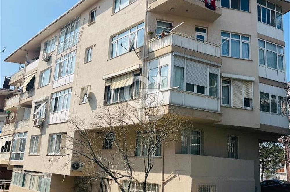 Küçükyalı Çınar Mahallesinde Oturuma ve Yatırıma Uygun 2+1