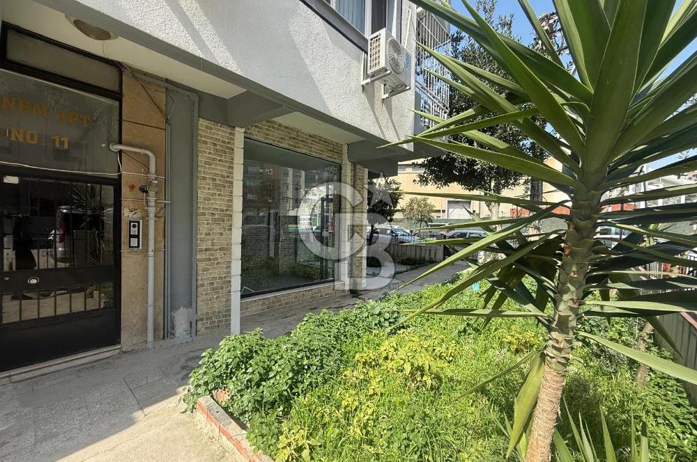 KARŞIYAKA BAHÇELİEVLER’DE KÖŞE KONUMLU, BAHÇELİ SATILIK DÜKKAN