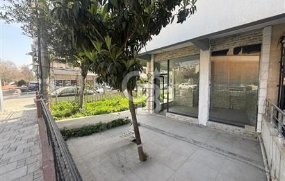 KARŞIYAKA BAHÇELİEVLER’DE KÖŞE KONUMLU, BAHÇELİ SATILIK DÜKKAN