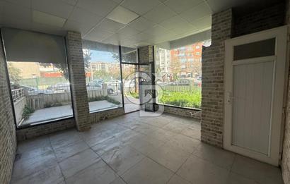 KARŞIYAKA BAHÇELİEVLER’DE KÖŞE KONUMLU, BAHÇELİ SATILIK DÜKKAN