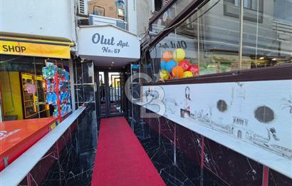 Karşıyaka Ordu Bulvarında Asansörlü 3+1 Satılık Boş Daire