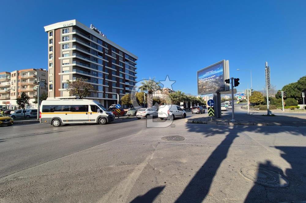 Karşıyaka Ordu Bulvarında Asansörlü 3+1 Satılık Boş Daire