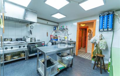 MODA İSKELESİNE KOMŞU TABELA DEĞERİ YÜKSEK 200M2 SATILIK DÜKKAN