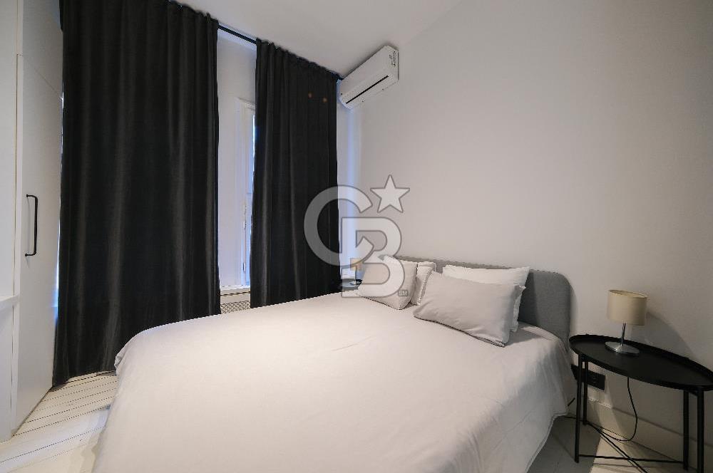 GALATA'NIN KALBİNDE, AİRBNB İZİNLİ, MANZARALI BALKONLU 2+1 DAİRE