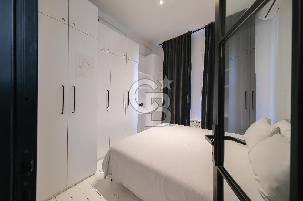 GALATA'NIN KALBİNDE, AİRBNB İZİNLİ, MANZARALI BALKONLU 2+1 DAİRE