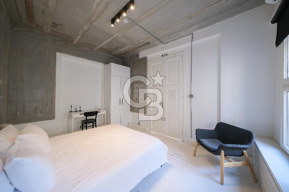 GALATA'NIN KALBİNDE, AİRBNB İZİNLİ, MANZARALI BALKONLU 2+1 DAİRE