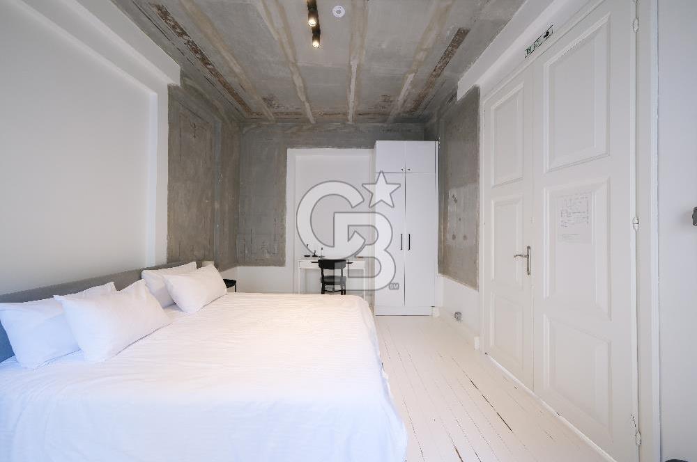 GALATA'NIN KALBİNDE, AİRBNB İZİNLİ, MANZARALI BALKONLU 2+1 DAİRE