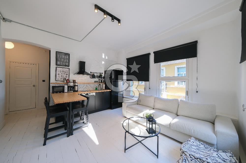 GALATA'NIN KALBİNDE, AİRBNB İZİNLİ, MANZARALI BALKONLU 2+1 DAİRE