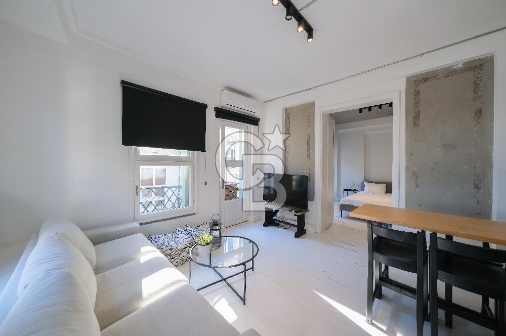 GALATA'NIN KALBİNDE, AİRBNB İZİNLİ, MANZARALI BALKONLU 2+1 DAİRE