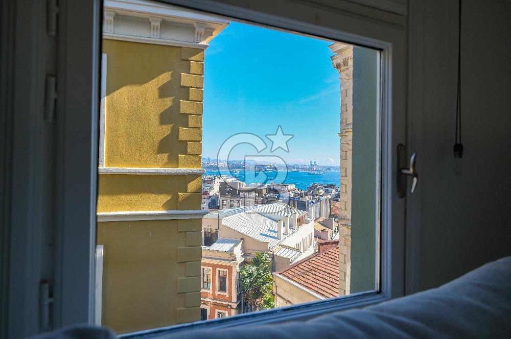 GALATA'NIN KALBİNDE, AİRBNB İZİNLİ, MANZARALI BALKONLU 2+1 DAİRE