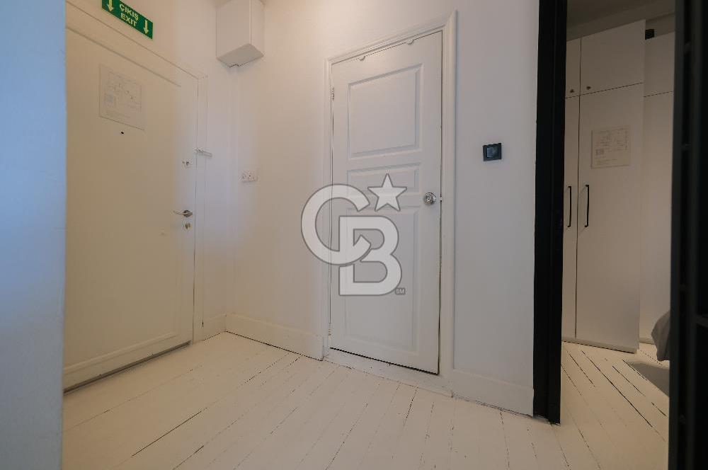 GALATA'NIN KALBİNDE, AİRBNB İZİNLİ, MANZARALI BALKONLU 2+1 DAİRE