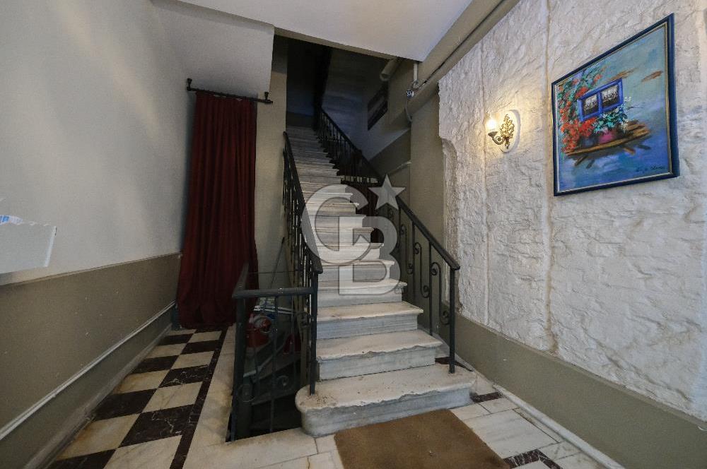 GALATA'NIN KALBİNDE, AİRBNB İZİNLİ, MANZARALI BALKONLU 2+1 DAİRE