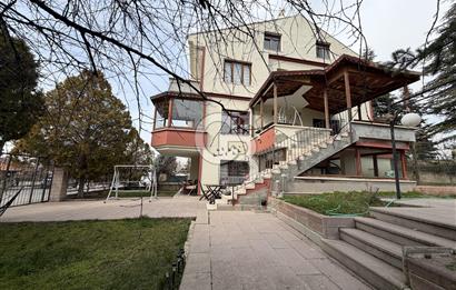 İLKO SİTESİNDE ÇİFT PARSEL HEM EV HEM İŞ YERİ İÇİN KİRALIK VİLLA