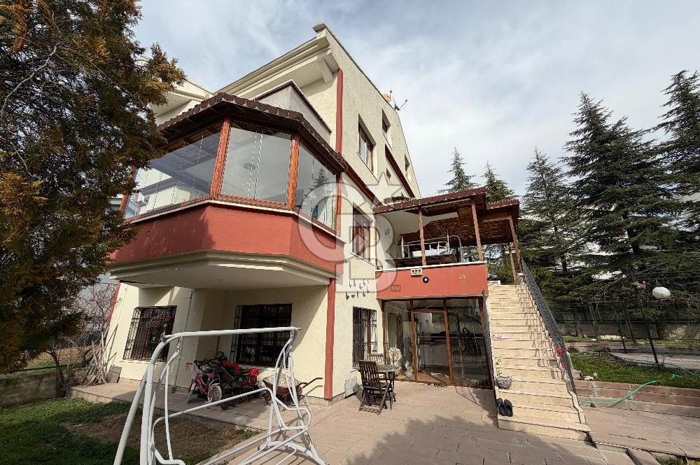 İLKO SİTESİNDE ÇİFT PARSEL HEM EV HEM İŞ YERİ İÇİN KİRALIK VİLLA