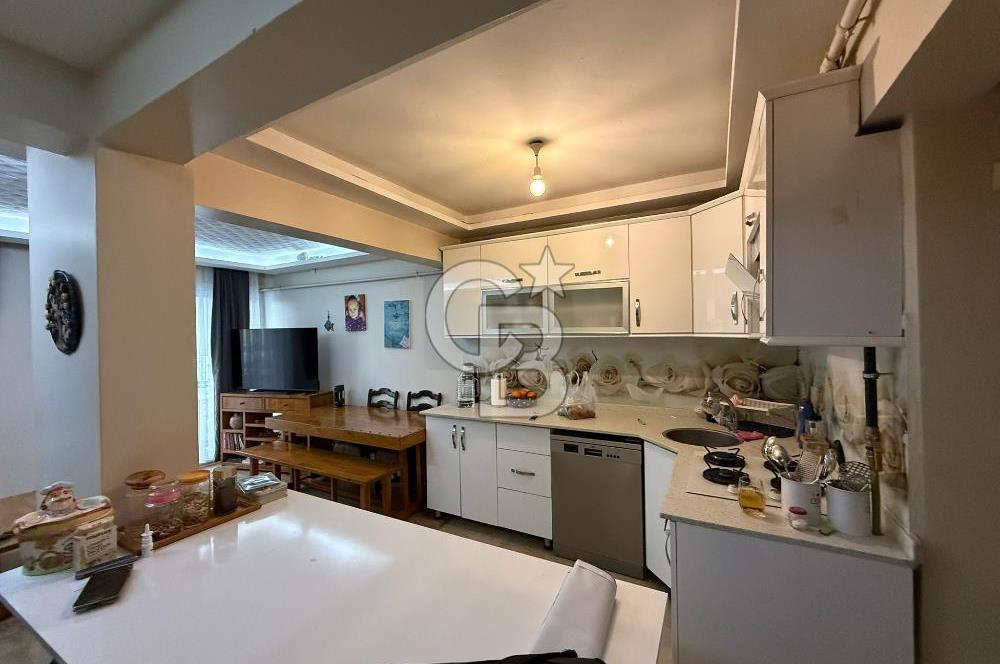 Güzelyalı Mahallesi'nde Satılık Full Tadilatlı Daire