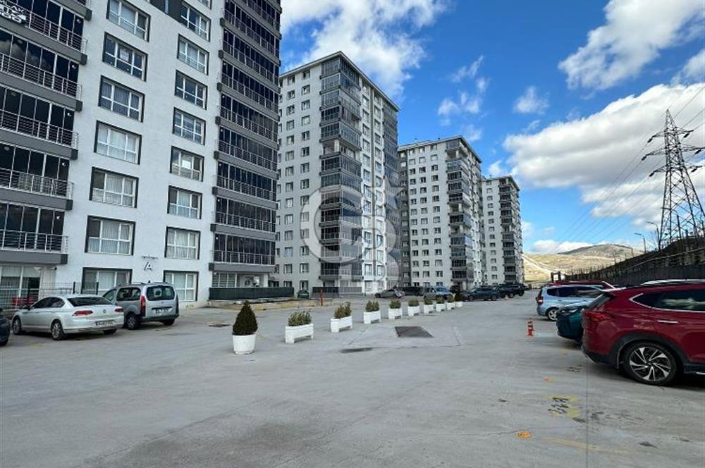 MEYDAN PARK'TA 13. KAT GÜNEY CEPHE, 4+1, 163 M2 SATILIK DAİRE