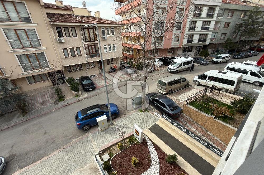 Yenimahalle-Metro Yakını 3 Yaşında Şık 2+1-Ara Kat-Asansörlü