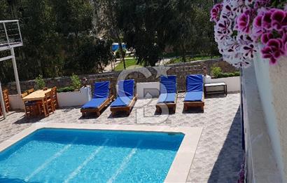 Denize 5 Dk yürüme mesafesinde Satılık Butik Otel