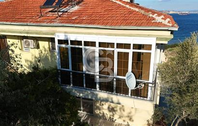 yeni foçada komple deniz manzaralı satılık 2+1