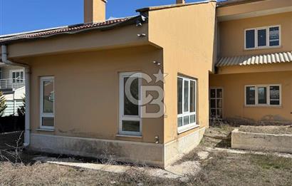 GÖLBAŞI KIREVLERİ SİTESİ'NDE NATAMAM SATILIK TRİPLEKS VİLLA