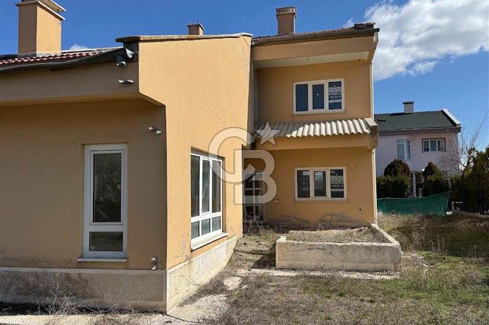 GÖLBAŞI KIREVLERİ SİTESİ'NDE NATAMAM SATILIK TRİPLEKS VİLLA