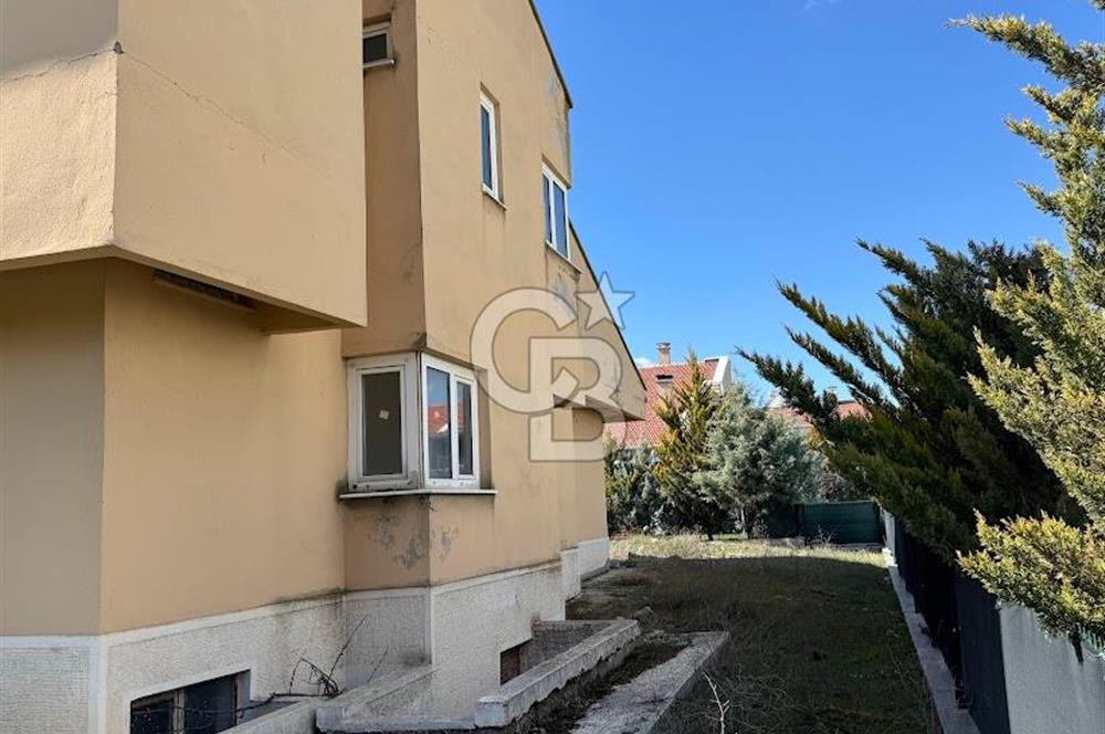 GÖLBAŞI KIREVLERİ SİTESİ'NDE NATAMAM SATILIK TRİPLEKS VİLLA