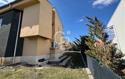 GÖLBAŞI KIREVLERİ SİTESİ'NDE NATAMAM SATILIK TRİPLEKS VİLLA