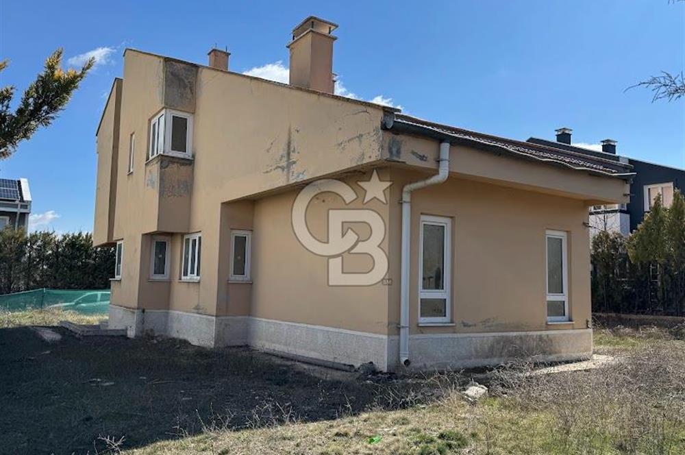 GÖLBAŞI KIREVLERİ SİTESİ'NDE NATAMAM SATILIK TRİPLEKS VİLLA